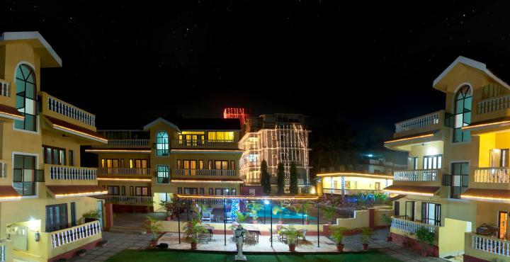 Marina Bay Beach Resort Кандолим Экстерьер фото