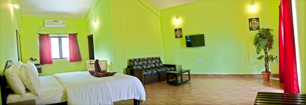 Marina Bay Beach Resort Кандолим Экстерьер фото